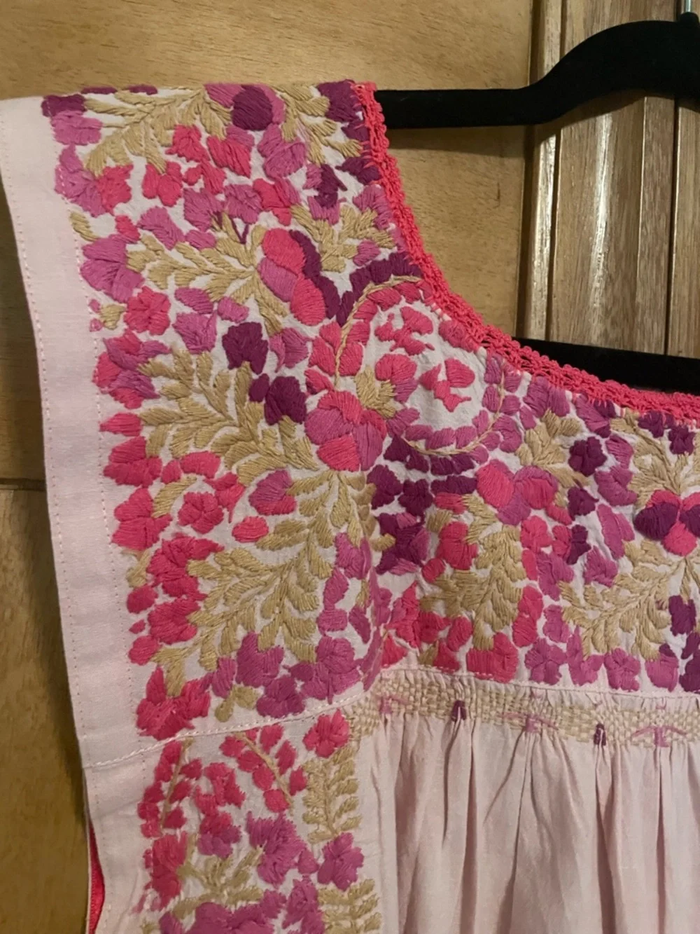Mi Golondrina Pink Floral Embroidered Top - Picture 3 of 7